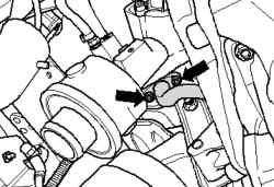 Крепление обратного маслопровода
